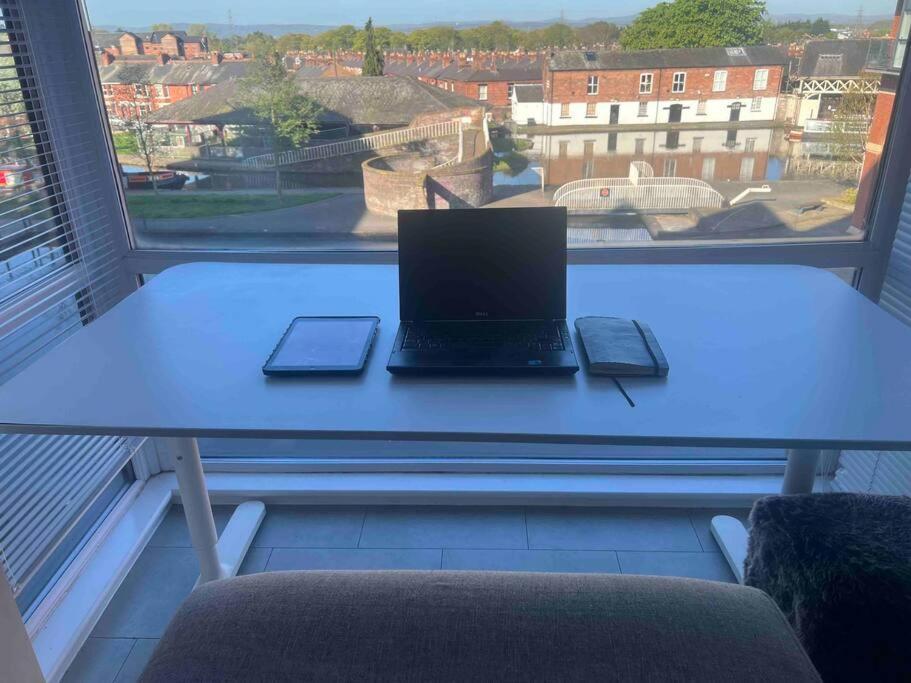 City Centre 2 Bed Apartment Chester Ngoại thất bức ảnh