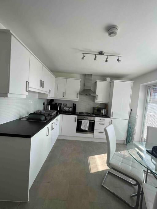City Centre 2 Bed Apartment Chester Ngoại thất bức ảnh