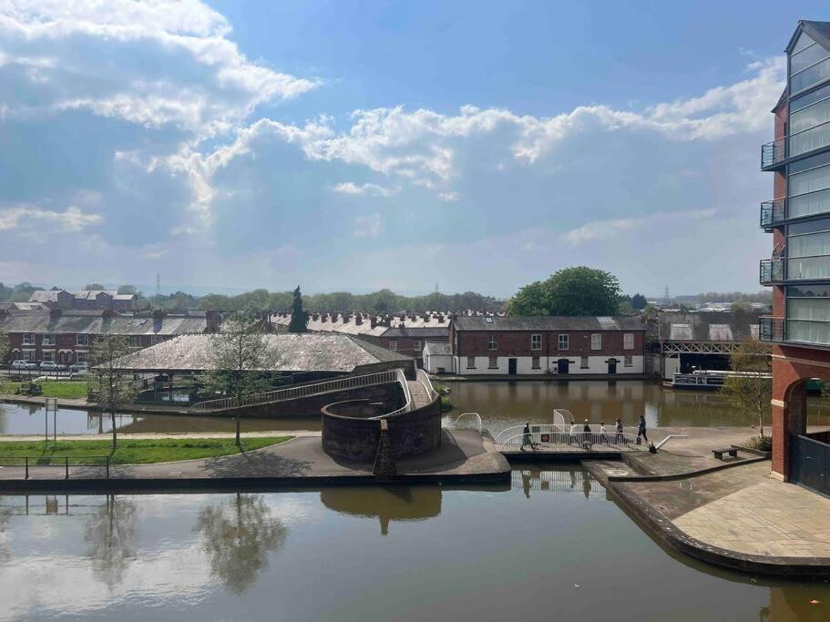City Centre 2 Bed Apartment Chester Ngoại thất bức ảnh